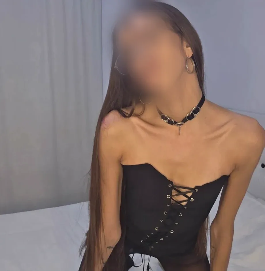 Larissa, 33