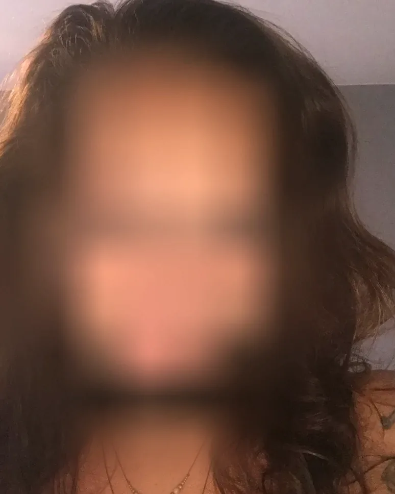 Sandra, 37