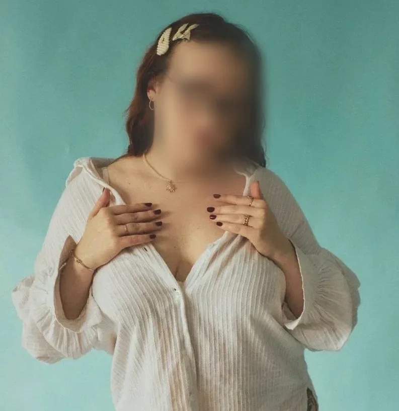 Sophie, 21